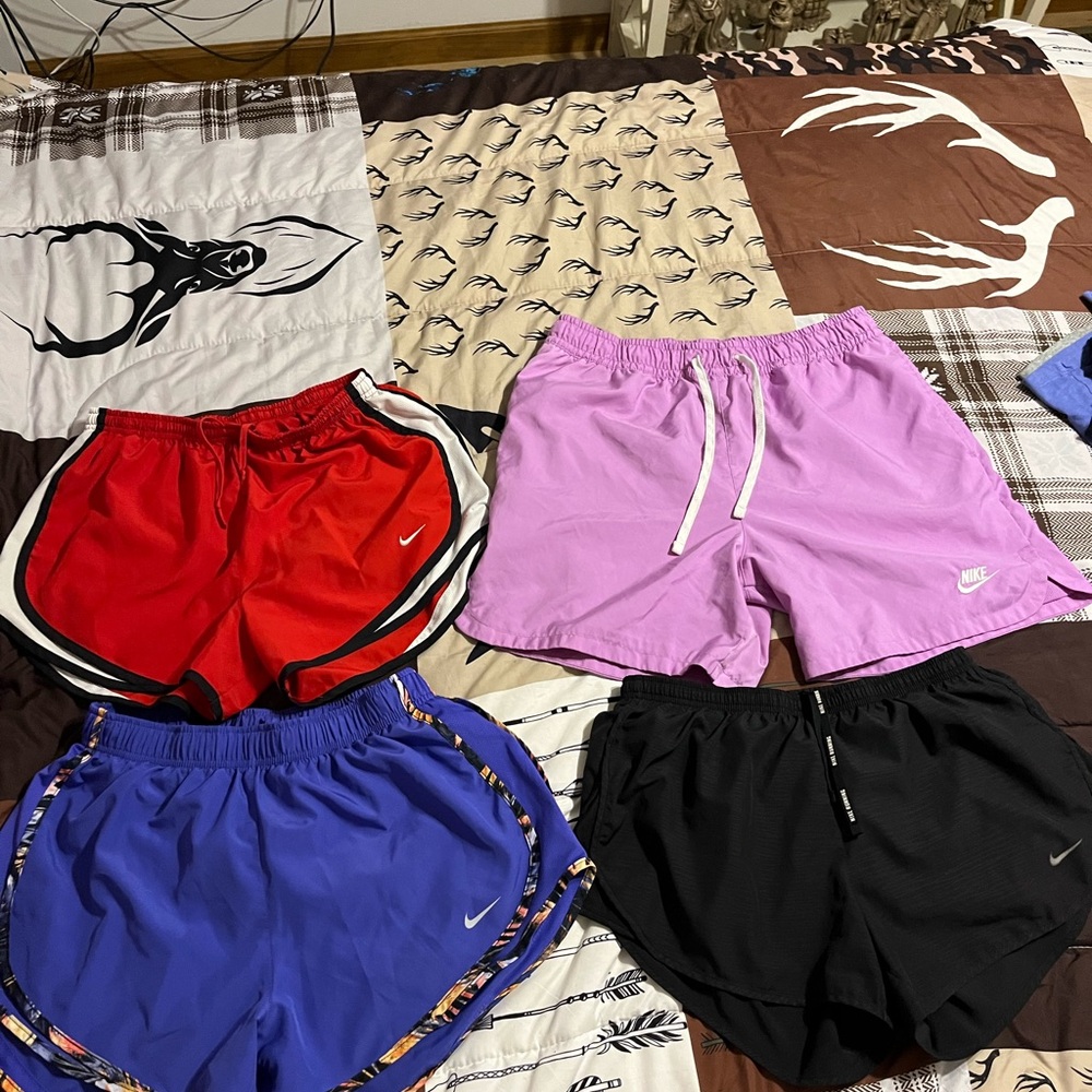 (4) Euc Nike Bundle Size Medium - image 2